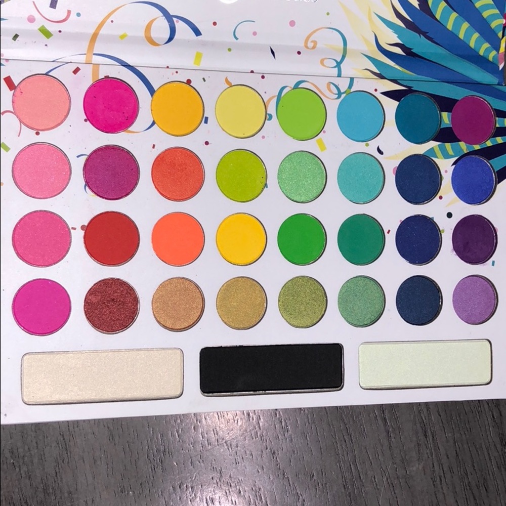 BH cosmetics take me back to Brazil eyeshadow